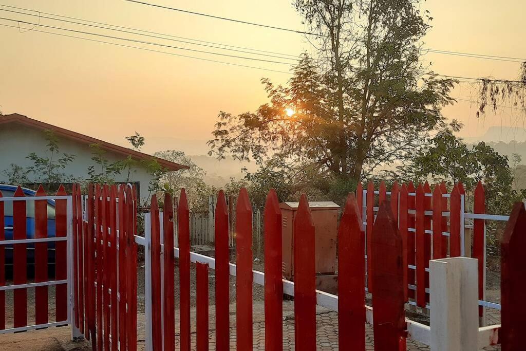 Joy Cottages - Premium Chalets, Vacation Home Rentals Karjat Buitenkant foto